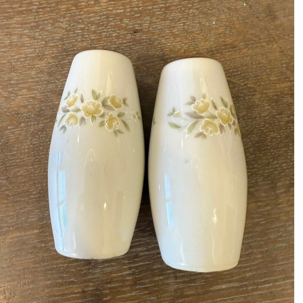 CROWN VICTORIA CHINA CAROLYN Salt and Pepper Shakers Vintage Retro - Picture 2 of 6